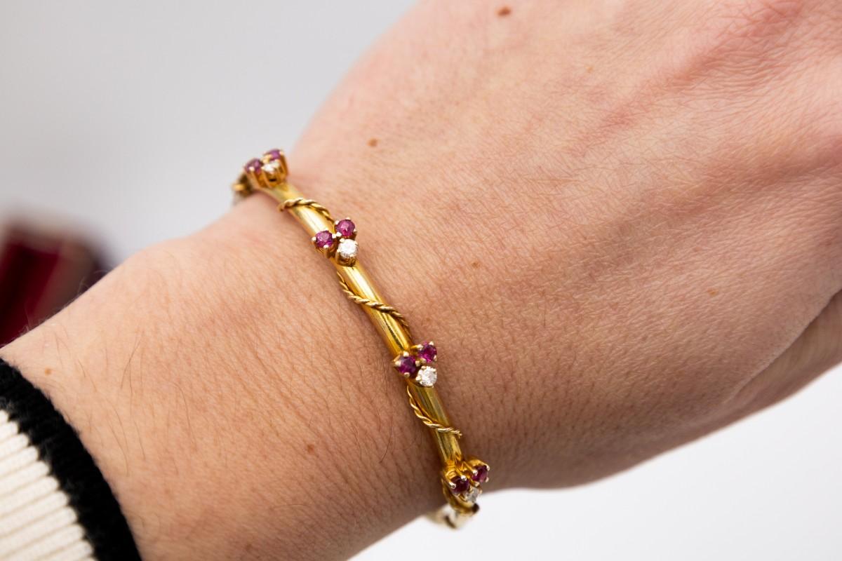 Altes Jugendstil-Goldarmband aus Gold mit Rubinen und Diamanten (Brillantschliff) im Angebot