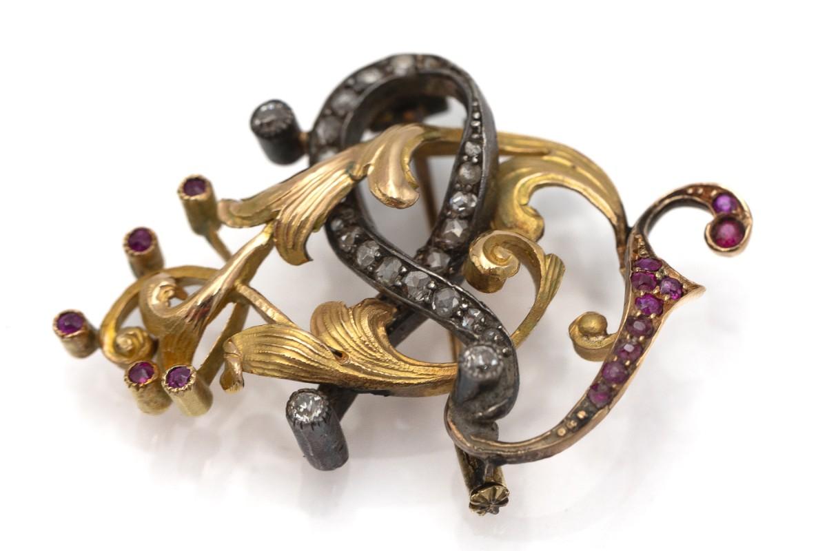Broche en or Art nouveau ancien avec diamants et rubis, Espagne, années 1910. Bon état à Chorzów, PL