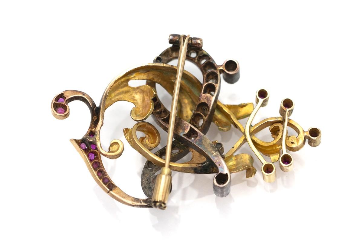 Taille brillant Broche en or Art nouveau ancien avec diamants et rubis, Espagne, années 1910.