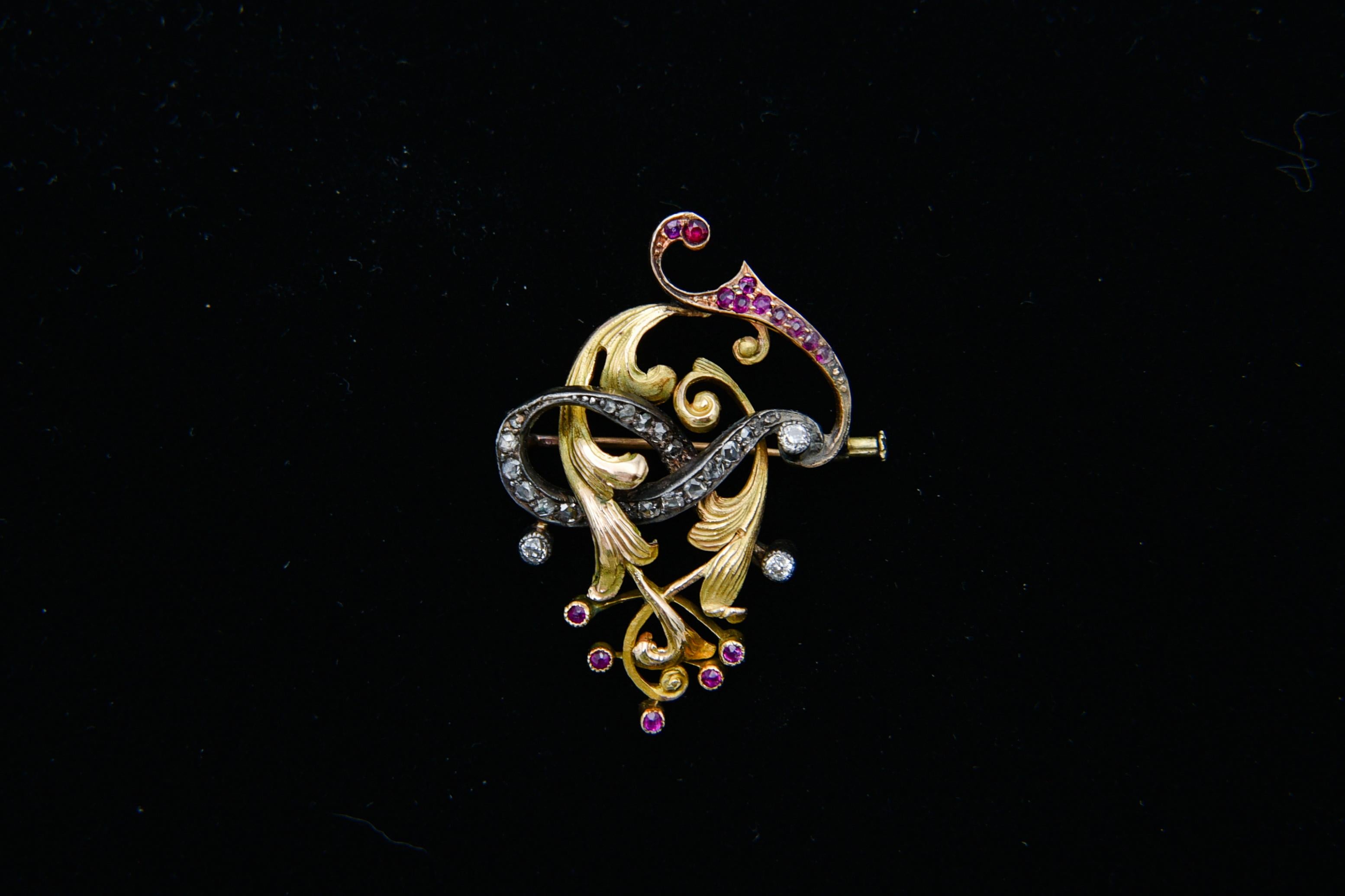 Broche en or Art nouveau ancien avec diamants et rubis, Espagne, années 1910. 1