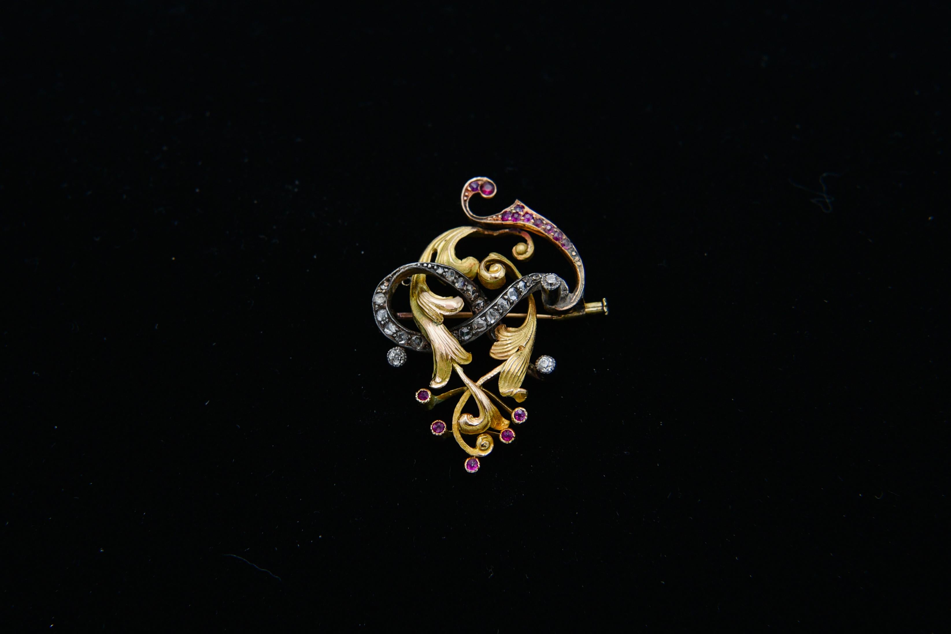 Broche en or Art nouveau ancien avec diamants et rubis, Espagne, années 1910. 6
