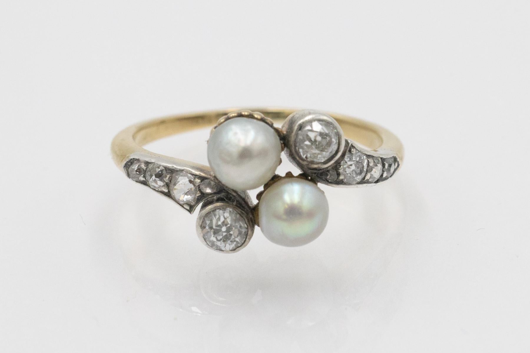 Old Art Nouveau ring with pearls and diamonds, early 20th century. For Sale 2