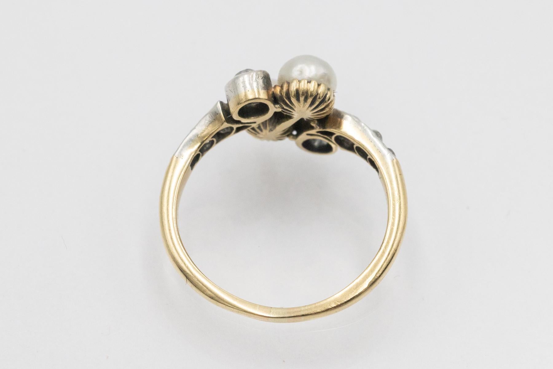 Old Art Nouveau ring with pearls and diamonds, early 20th century. For Sale 3