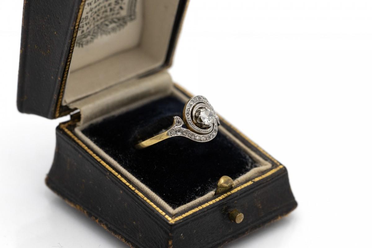 Old Art Nouveau-Diamantring mit wirbelnden Diamanten, Niederlande, frühes 20. Jahrhundert im Angebot 1