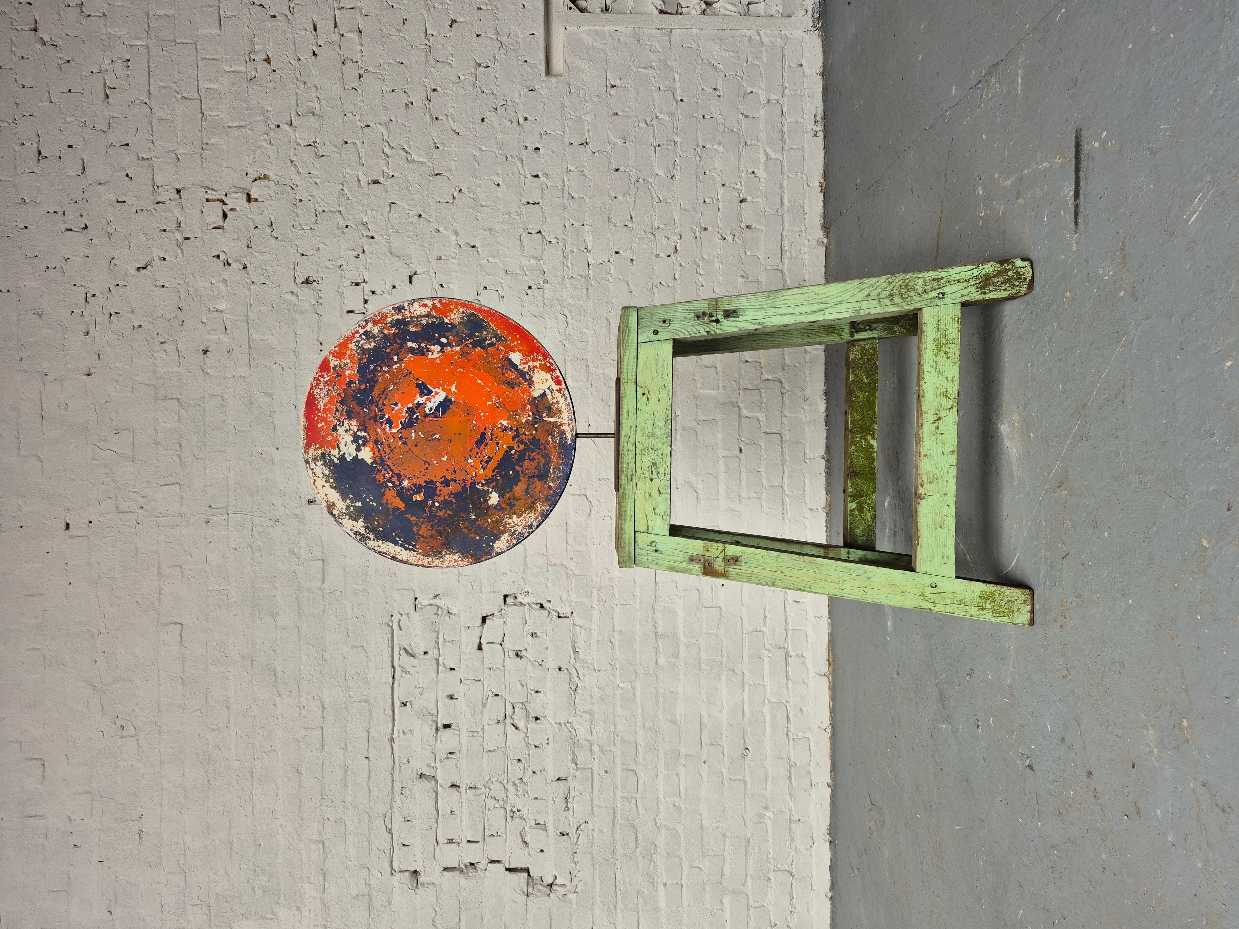 Français Vieux cercle en métal patiné arty en vente