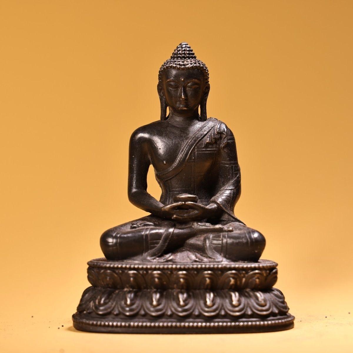 Ensemble de trois statues de bouddha en bronze d'origine asiatique en vente 2