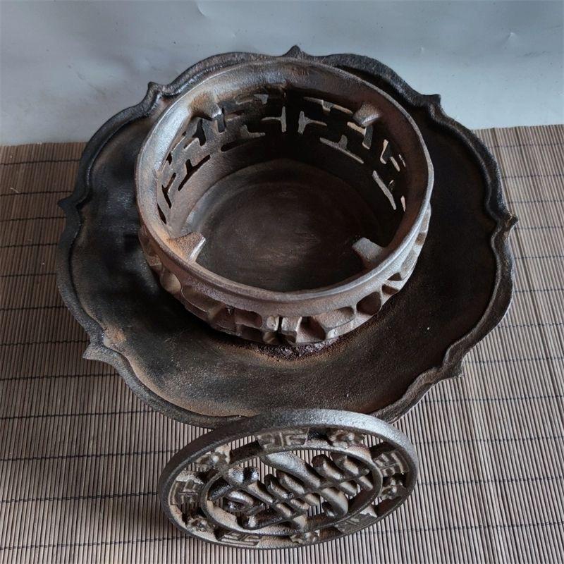 XIX secolo Bruciatore di ferro asiatico antico da 32 cm con modello di longevità e copertura in vendita