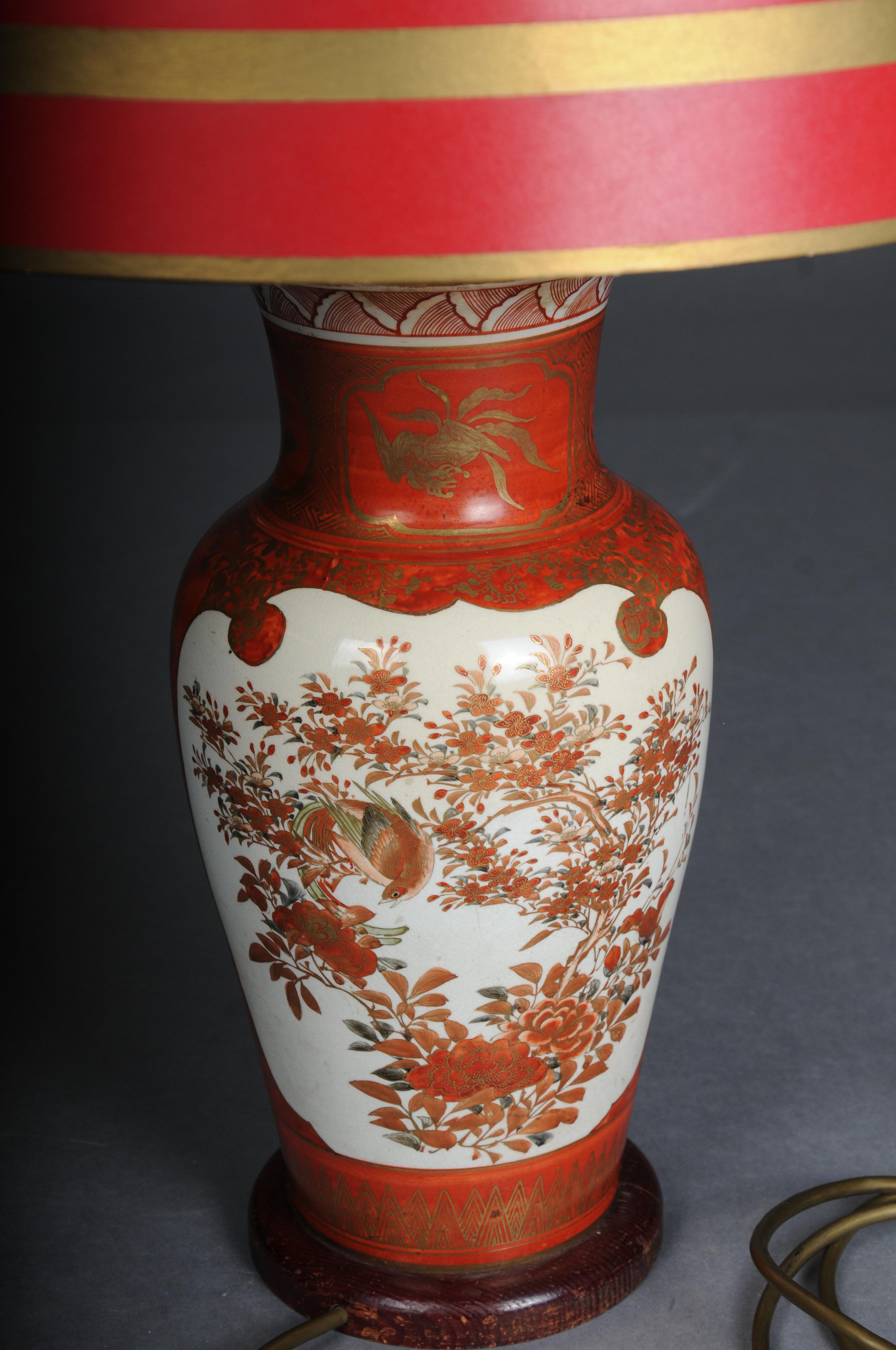 Old Asian porcelain table lamp, red with shade, electrified For Sale 5