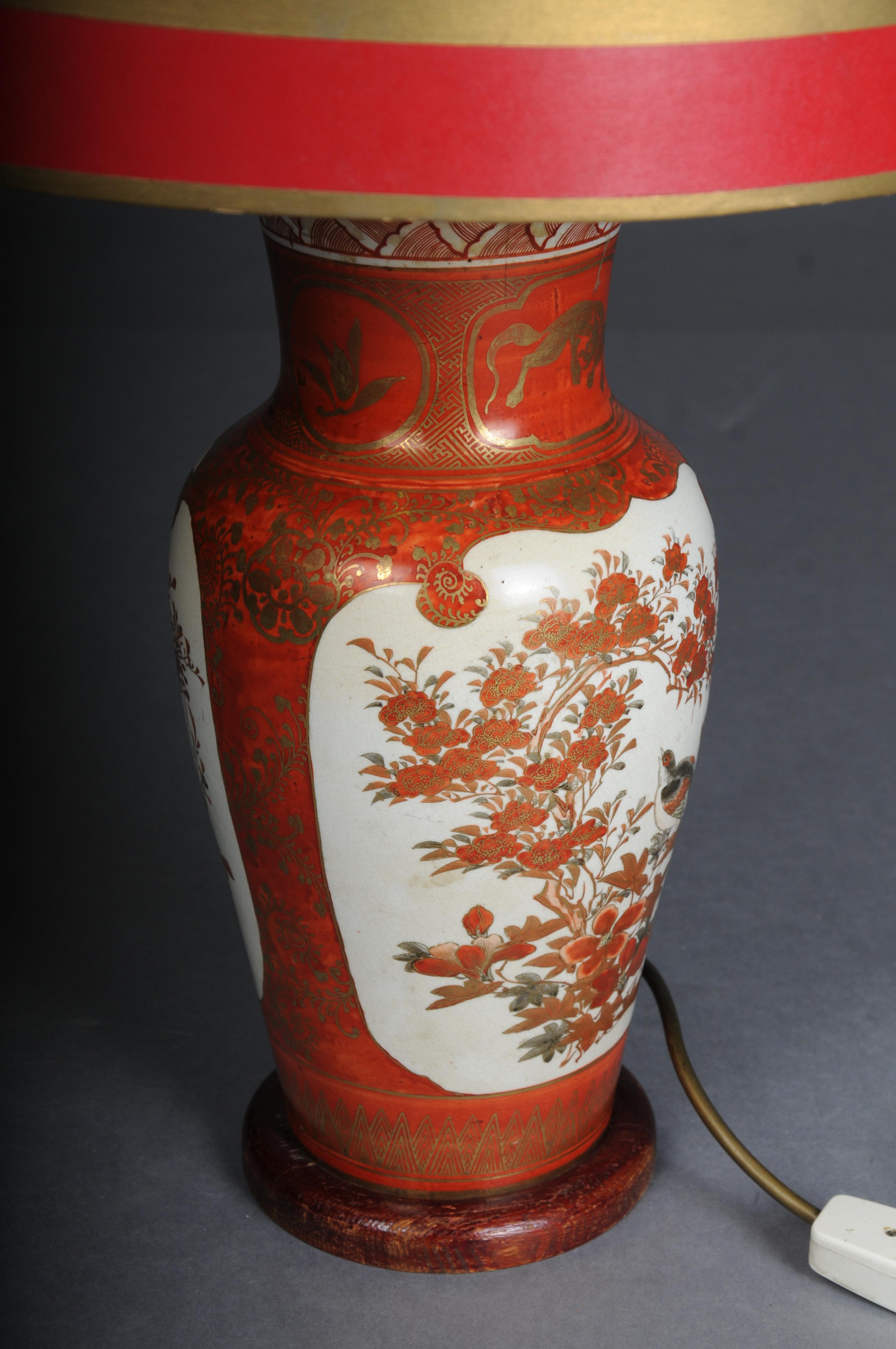 Old Asian porcelain table lamp, red with shade, electrified For Sale 2