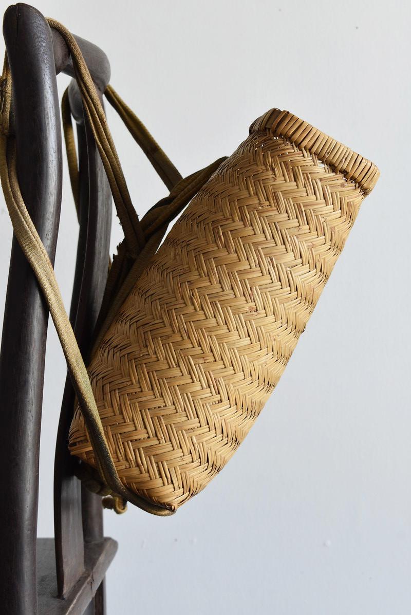Old Basket Woven from Japanese Bamboo / Farm Tools / Folk Art / Flower Basket For Sale 4