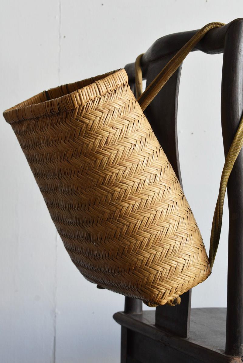Old Basket Woven from Japanese Bamboo / Farm Tools / Folk Art / Flower Basket For Sale 5