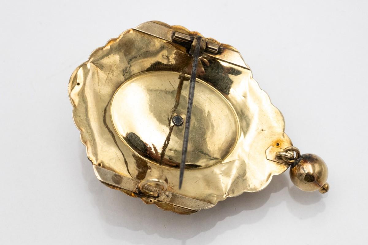 Old Biedermeier Brosche., 2. Hälfte des 19. Jahrhunderts (Viktorianisch) im Angebot