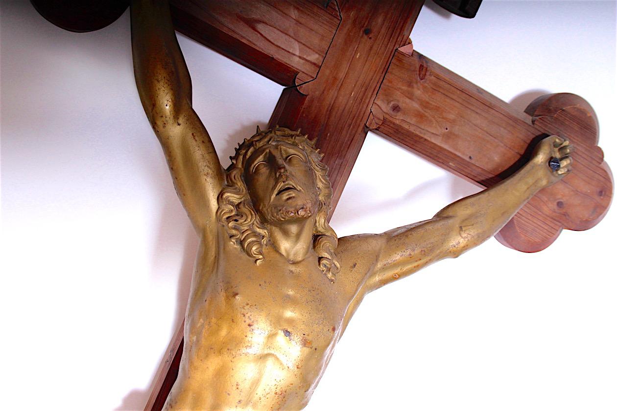 Altes großes Kreuz der geweihten Kirche (Tschechisch) im Angebot
