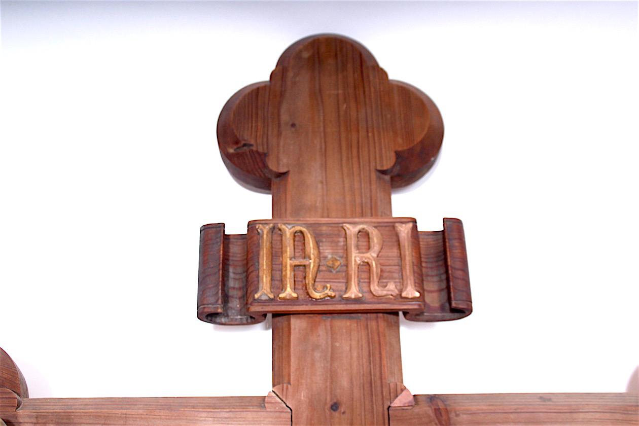 Altes großes Kreuz der geweihten Kirche im Zustand „Gut“ im Angebot in Praha, CZ