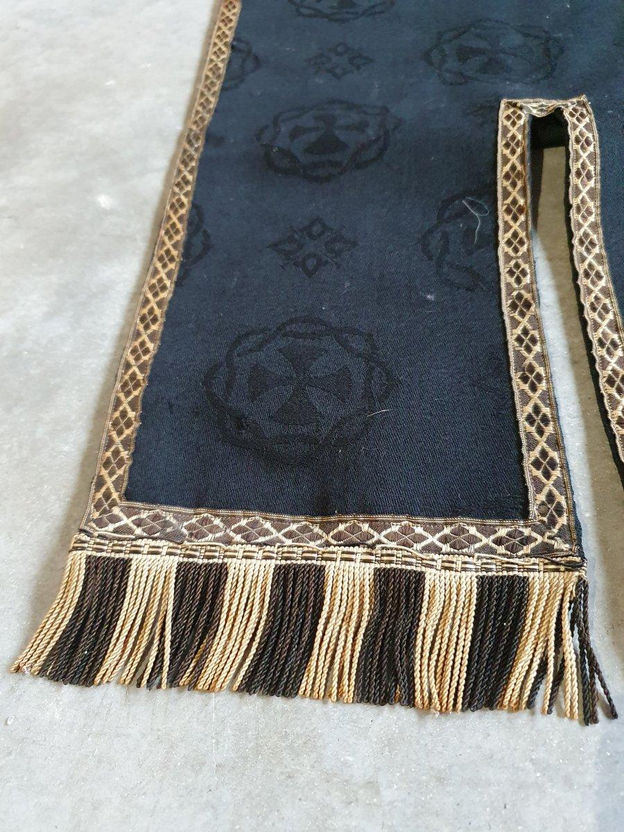 Old Black And Gold Silk, 19th Century In Excellent Condition For Sale In CRÉTEIL, FR
