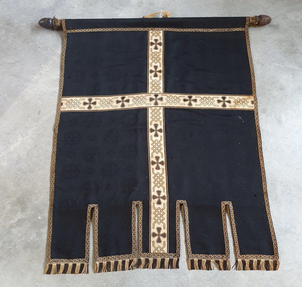 Old Black And Gold Silk, 19th Century For Sale 1