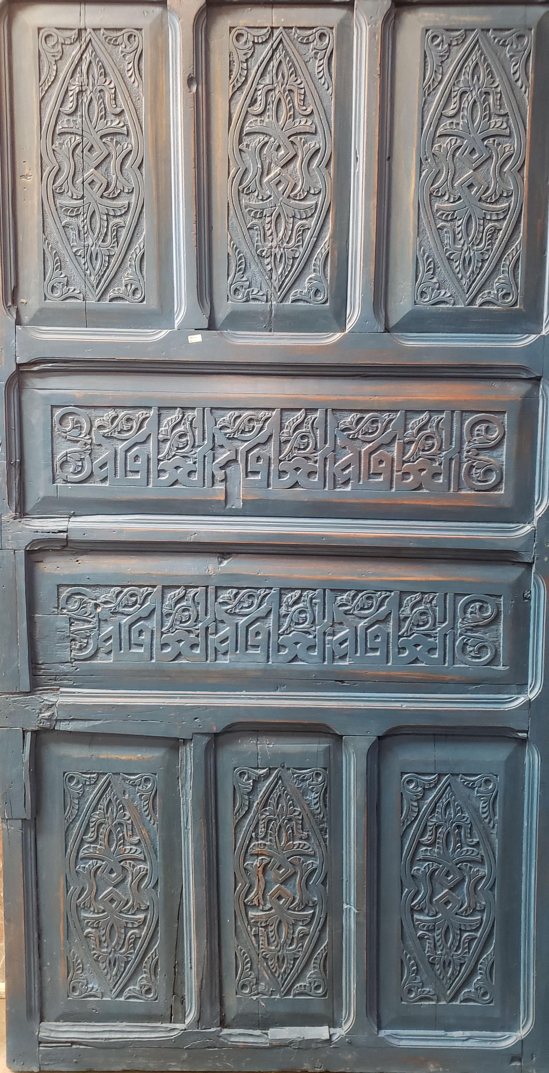 Old Blue Moroccan Wooden Door, 23MD40 In Good Condition For Sale In Orlando, FL