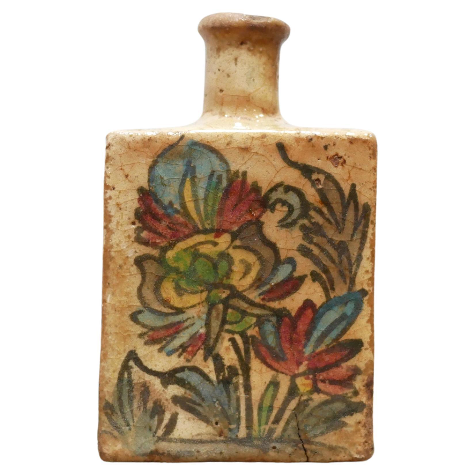 Ancien vase bouteille en terre cuite émaillée, Iran, XIXe siècle en vente