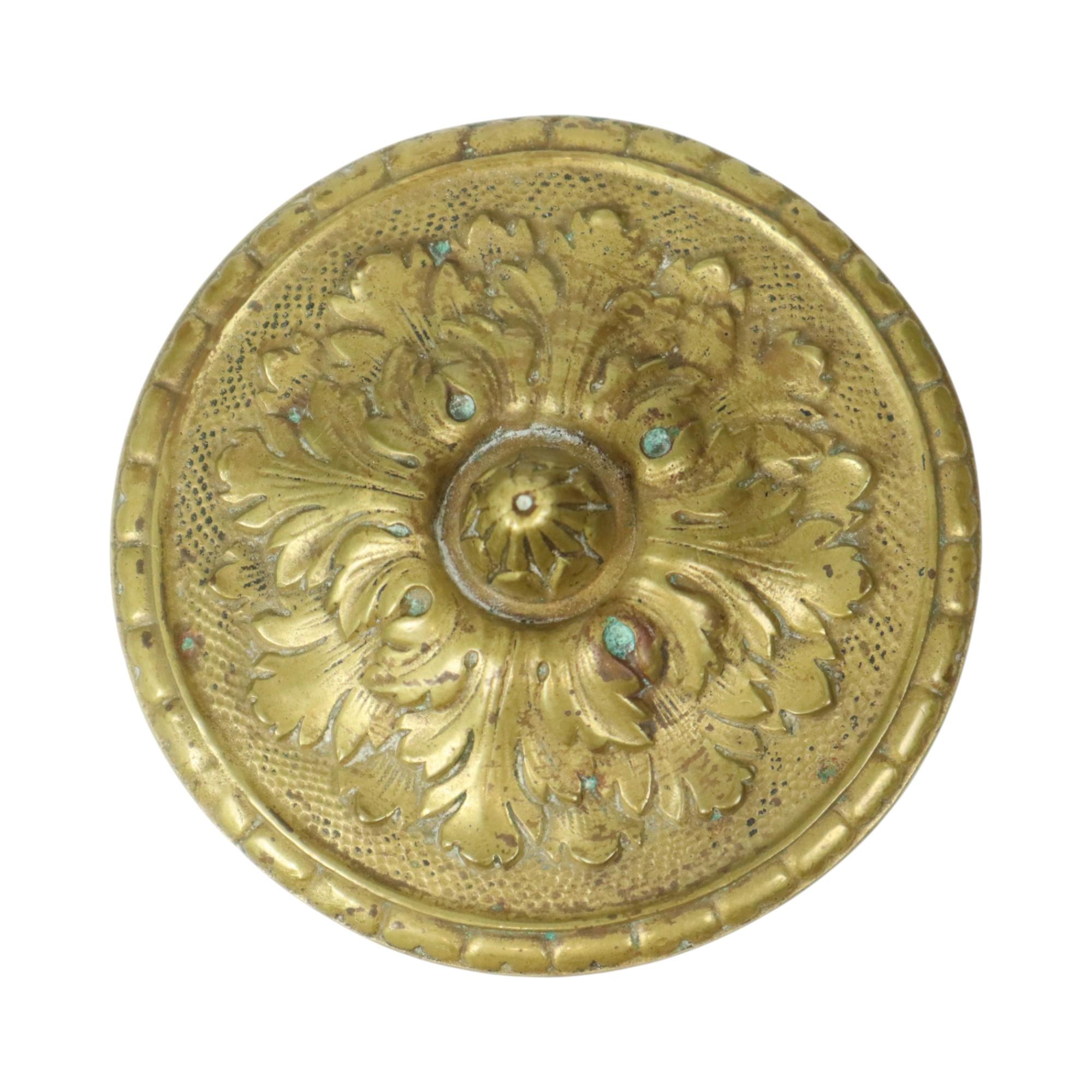 Vecchia tazza in ottone con coperchio Figura mitica 14cm in vendita 4