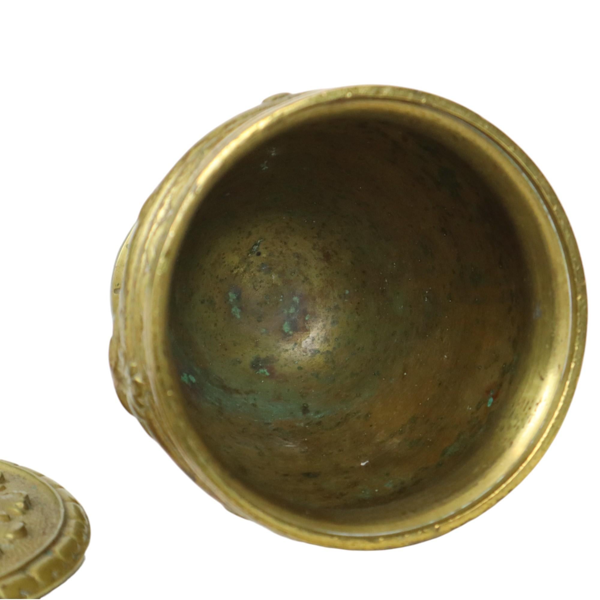 Vecchia tazza in ottone con coperchio Figura mitica 14cm in vendita 9