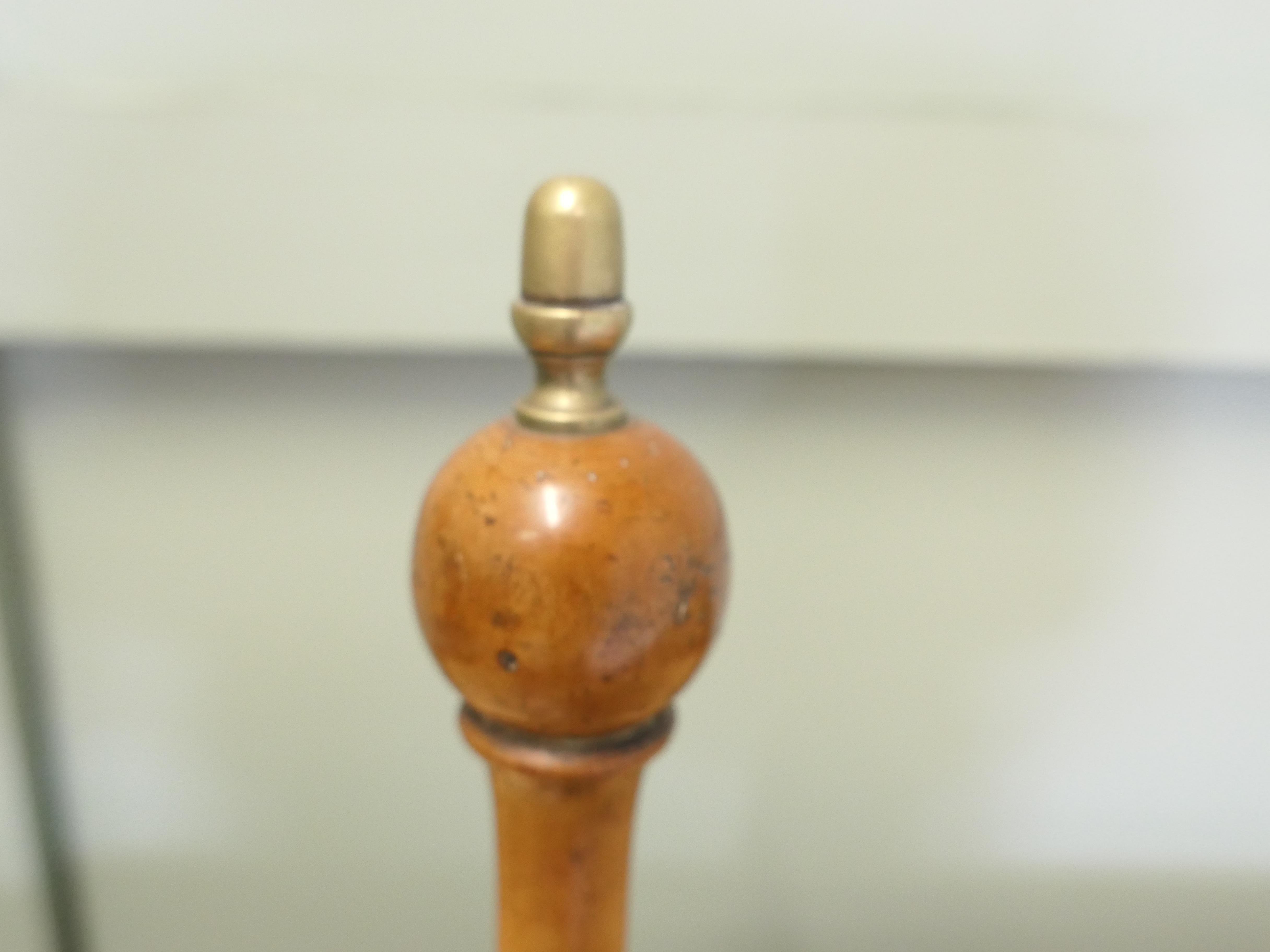 Cloche à main en laiton, cloche de Townes ou cloche d'école Une belle pièce en vente 1