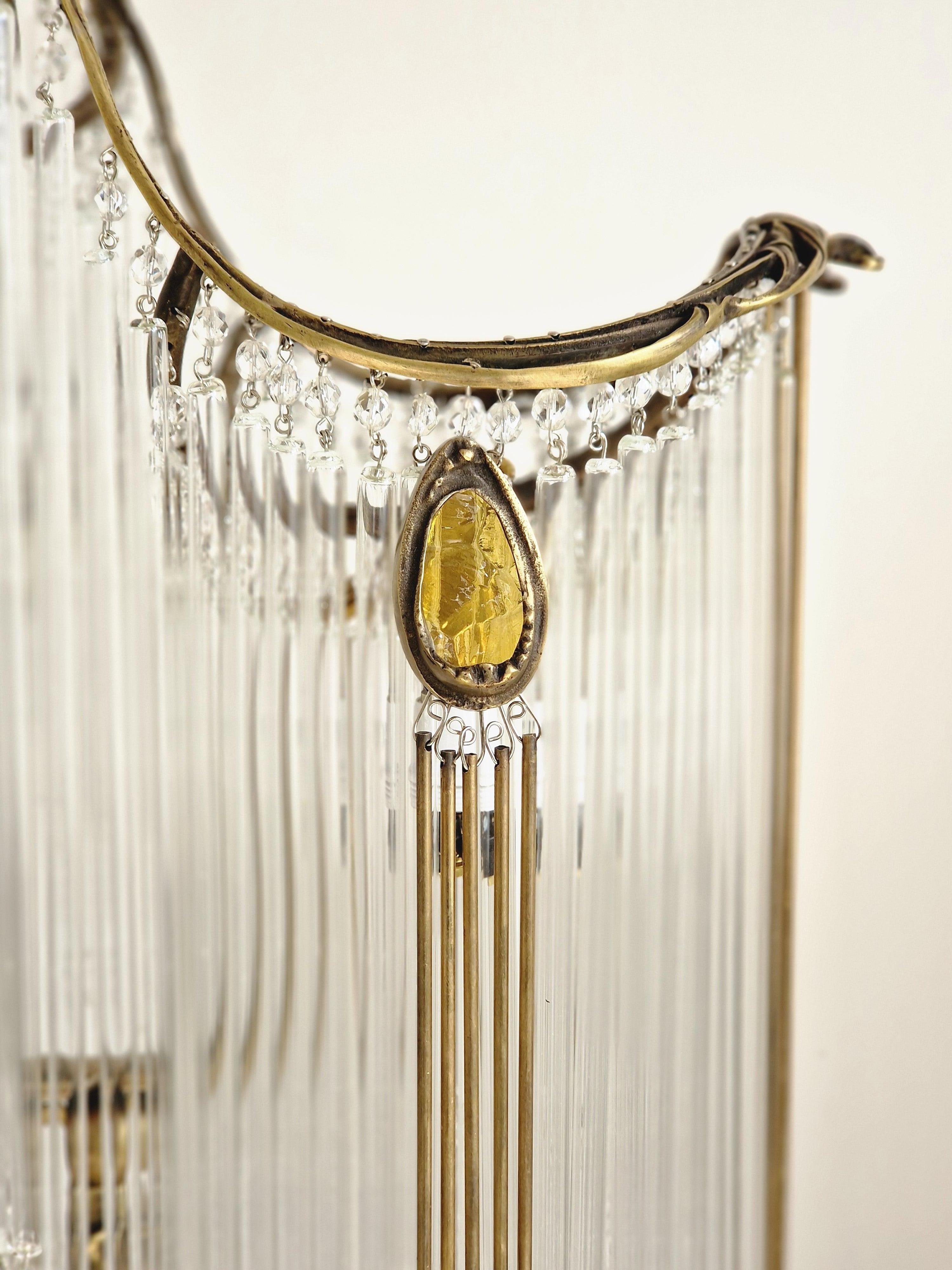 XXIe siècle et contemporain Lampe de Guimard Art Nouveau en bronze ancien et pâte de verre ambré  en vente