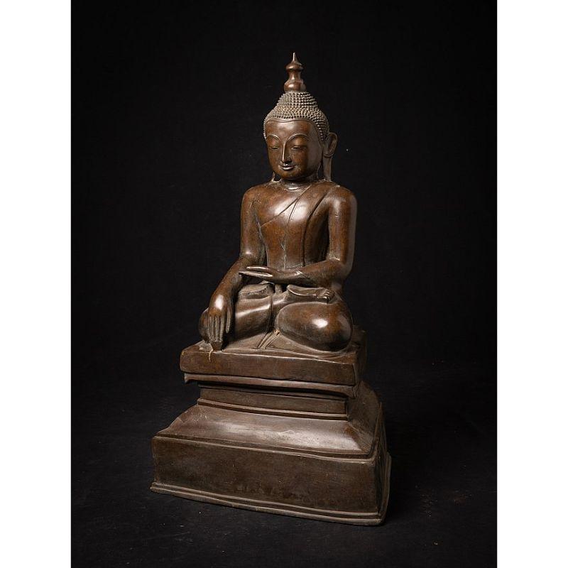 Old Bronze Burmese Buddha Statue from Burma In Good Condition For Sale In DEVENTER, NL