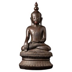 Ancienne statue de Bouddha birman en bronze de Birmanie