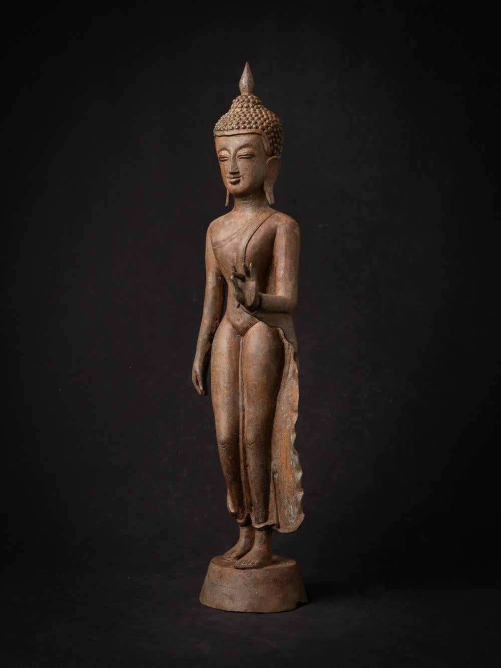 Material : bronze
59,5 cm high
15 cm wide and 11,5 cm deep
Vitarka mudra
Middle 20th century
Weight: 6,54 kgs
Originating from Burma
Nr: X-21-1