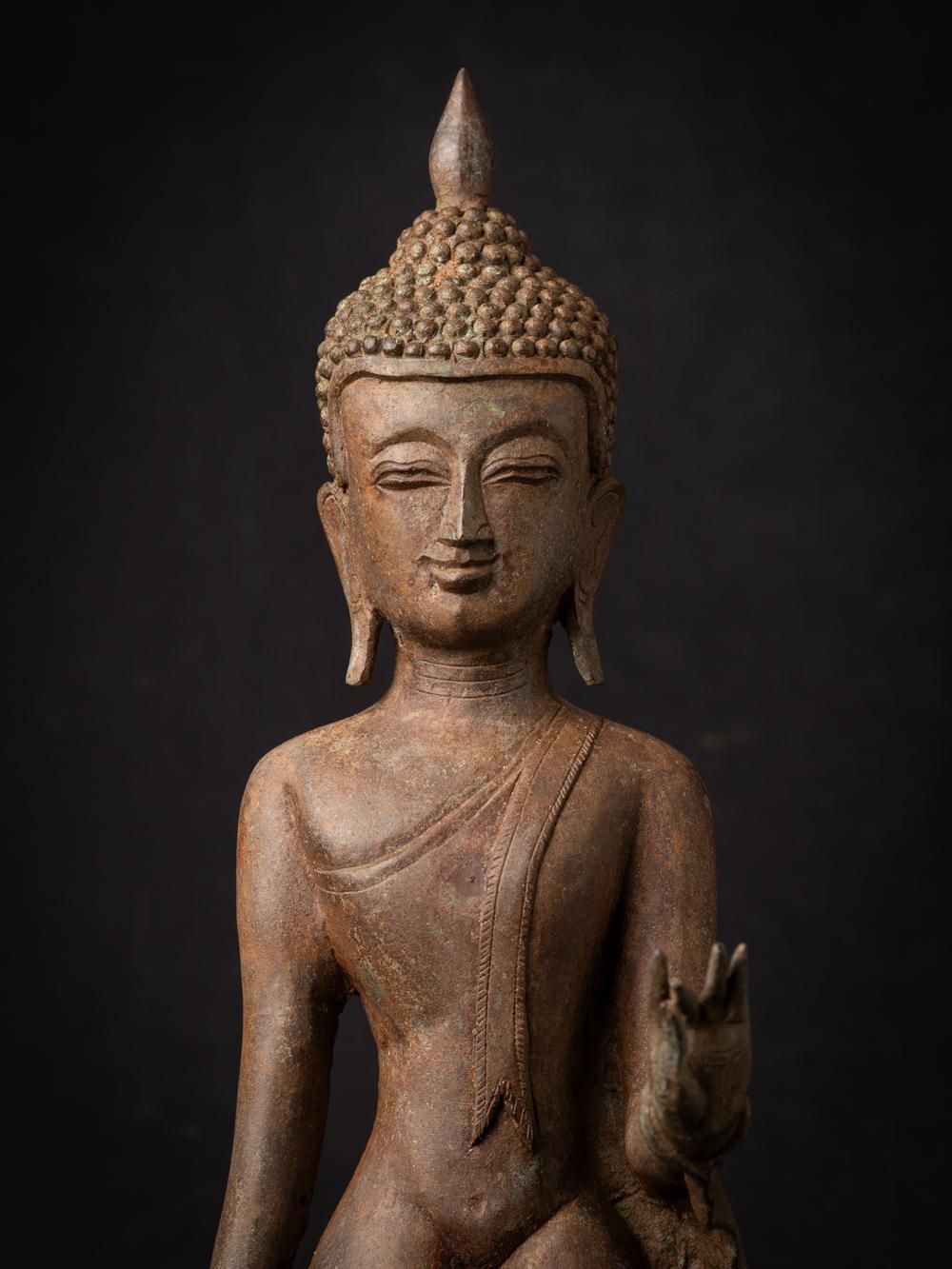 Old bronze Burmese Buddha statue from Burma - Originalbuddhas For Sale 1