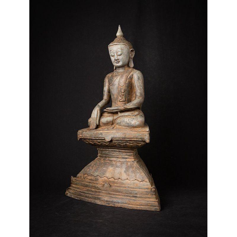 20th Century Old Bronze Burmese Shan Buddha from Burma For Sale