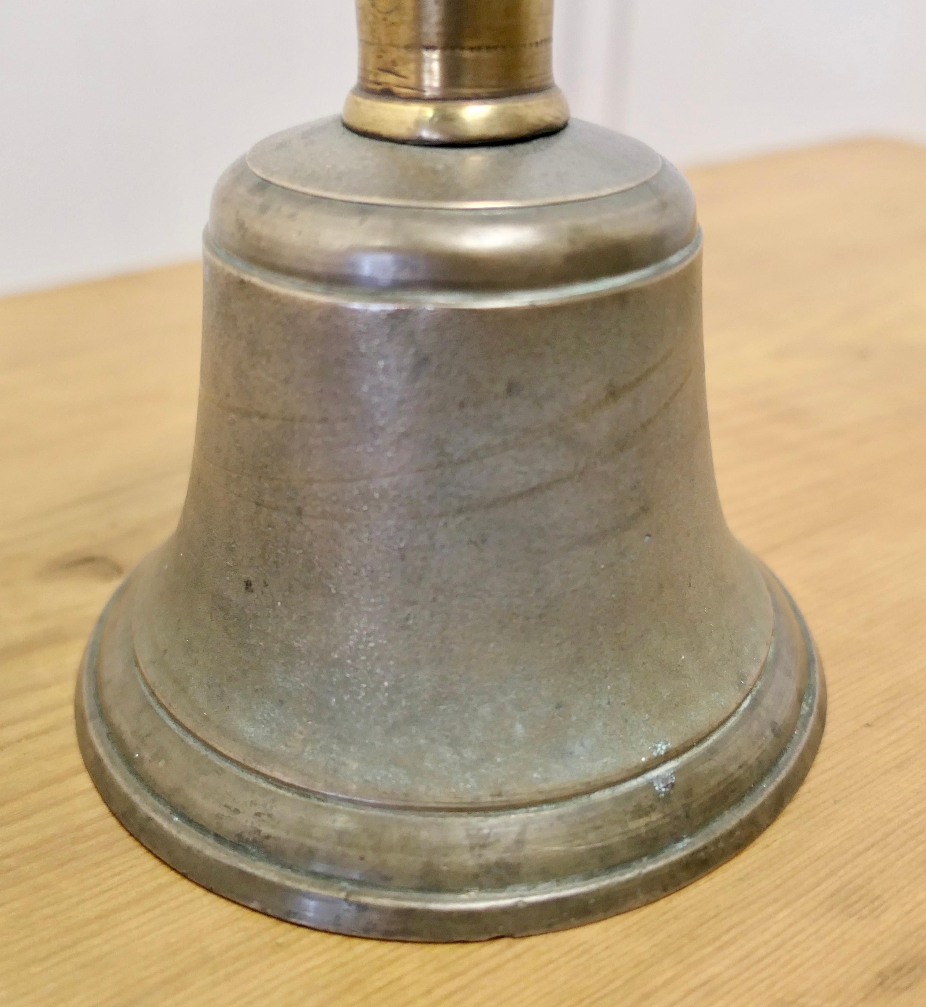 Old Bronze Hand Bell, Town Cryer’s or School Bell In Good Condition For Sale In Chillerton, Isle of Wight