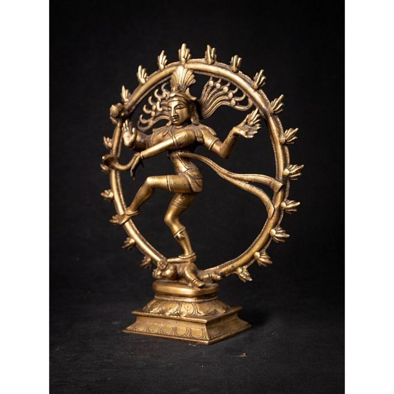 Material: bronze
29,1 cm high 
26 cm wide and 7,9 cm deep
Weight: 2.303 kgs
Originating from India
Late 20th century

