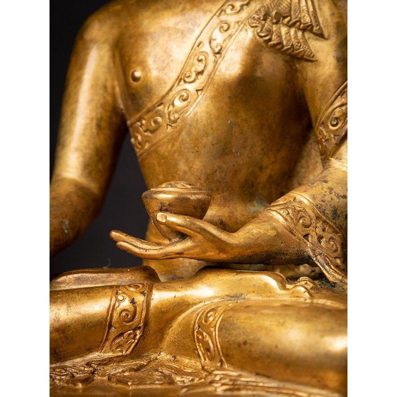Vecchia statua di Buddha nepalese in bronzo dal Nepal 12