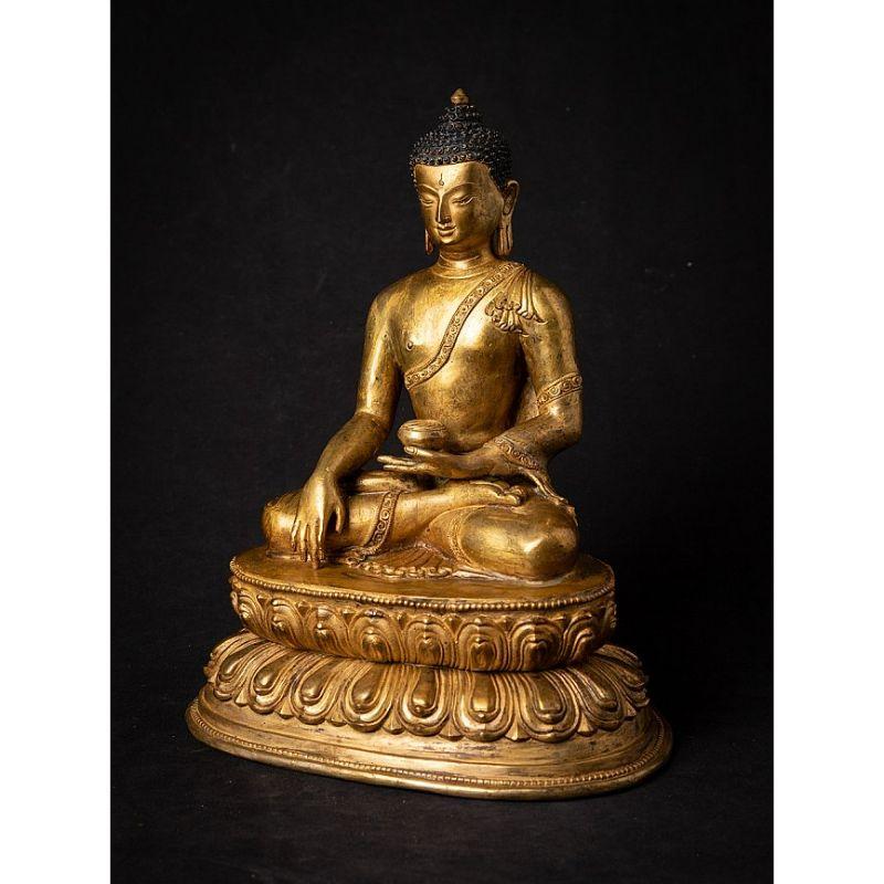 Material: bronze
95,5 cm high 
73,5 cm wide and 40 cm deep
Weight: 58.55 kgs
With traces of the original lacquer & gilding
Shan (Tai Yai) style
Bhumisparsha mudra
Originating from Burma
18th century
Still in very good condition
