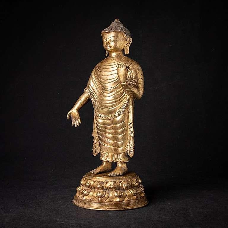 Material: bronze
44,1 cm high 
14,8 cm wide and 13,5 cm deep
Weight: 3.475 kgs
Fire gilded with 24 krt. gold
Originating from Nepal
Middle 20th century.
 
