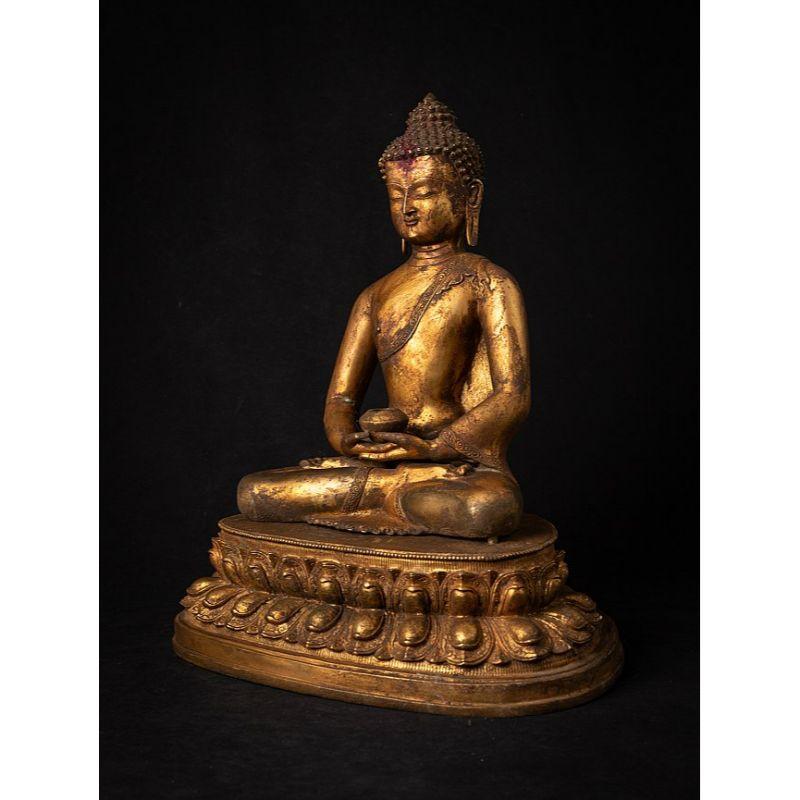 Old Bronze Nepali Buddha Statue from Nepal In Good Condition For Sale In DEVENTER, NL