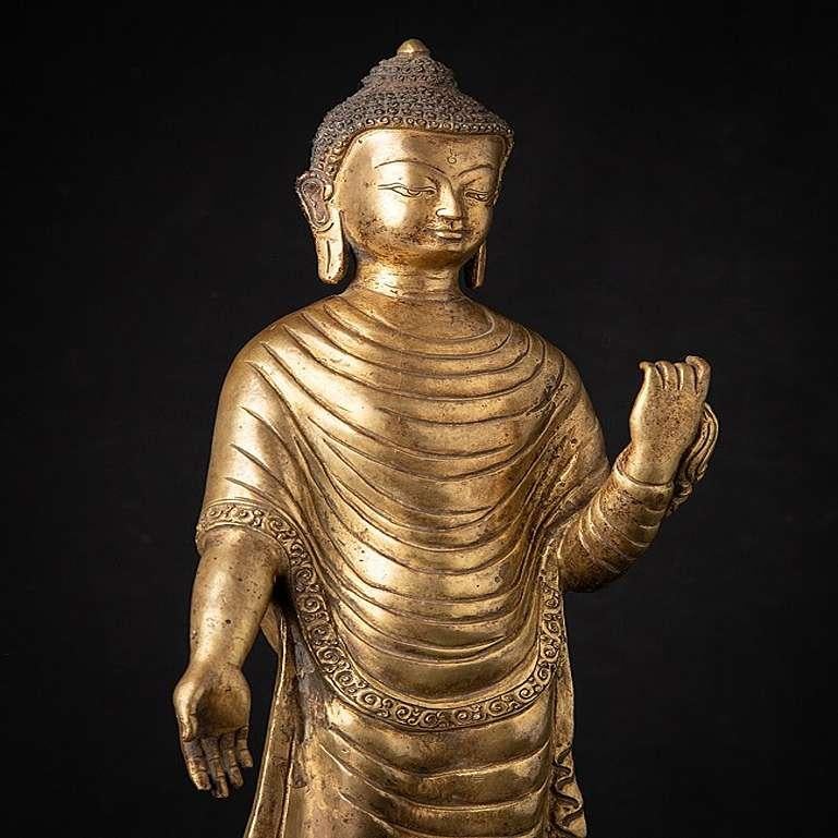 Old bronze Nepali Buddha statue from Nepal For Sale 1