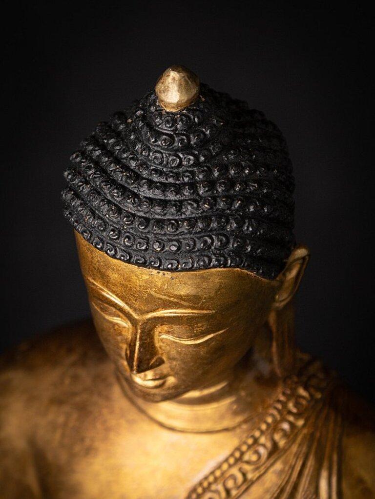 Antica statua di bronzo del Buddha nepalese, Nepal 2