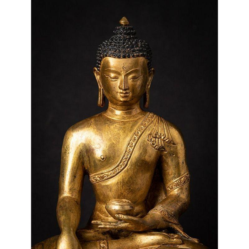 Old bronze Nepali Buddha statue from Nepal For Sale 3