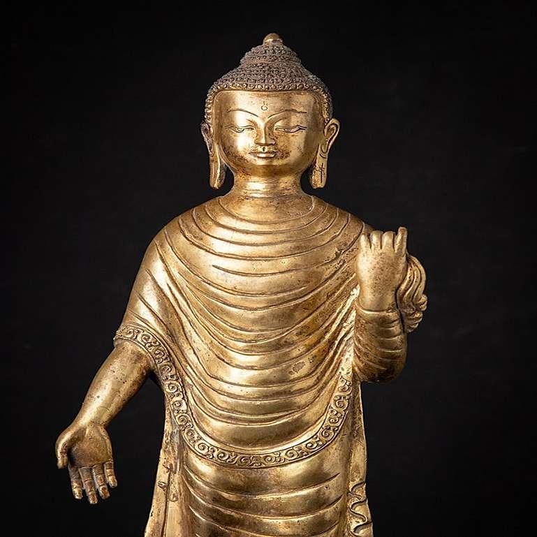 Ancienne statue de Bouddha népalais en bronze du Népal en vente 2