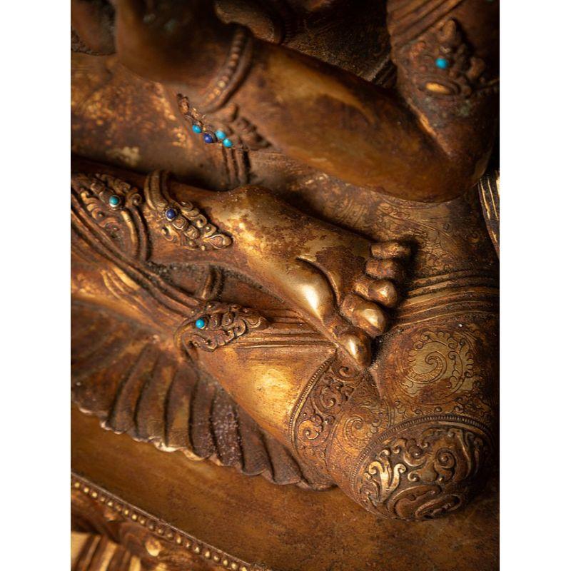 Old Bronze Nepali Chenrezig-Statue aus Nepal aus Nepal im Angebot 14