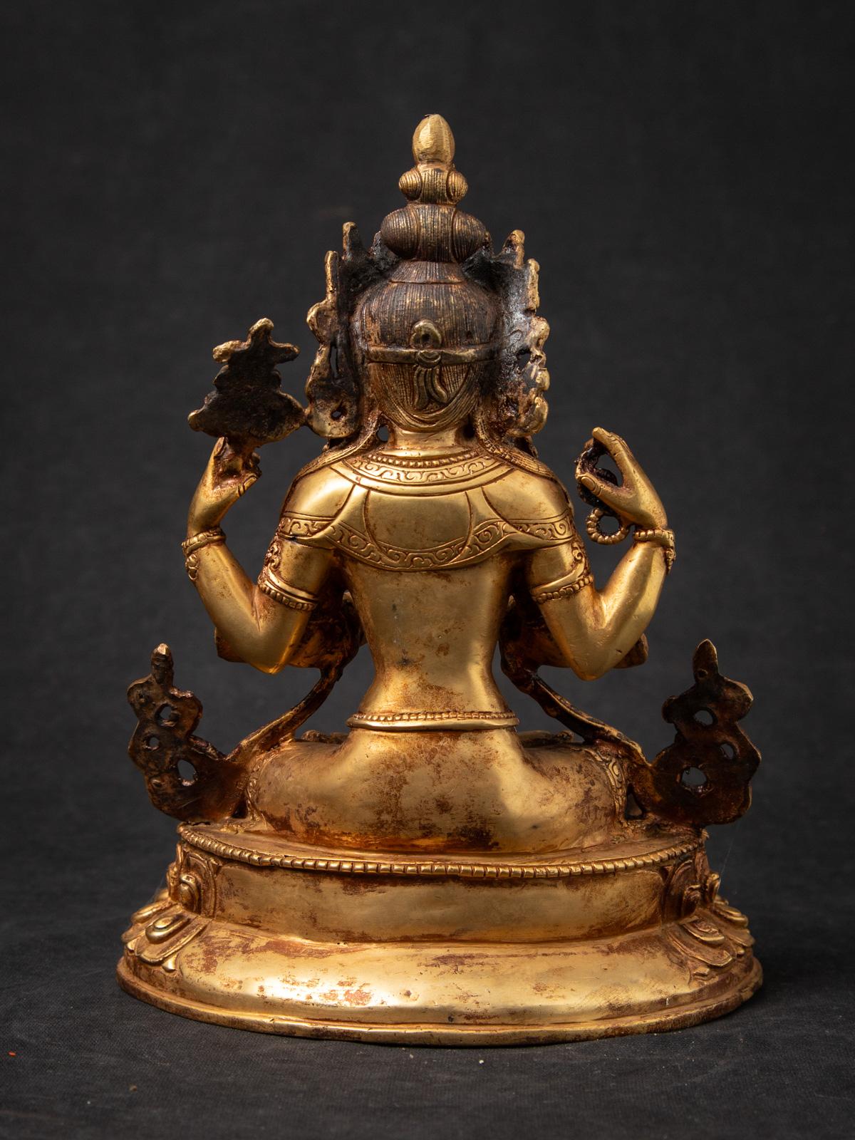 Antigua estatua nepalí de bronce de Chenrezig procedente de Nepal - Budas Originales en Bueno Estado en DEVENTER, NL
