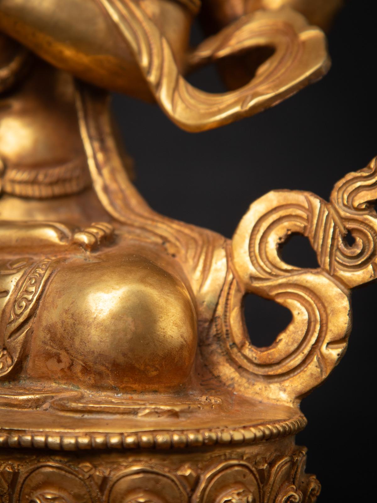 Antigua estatua nepalí de bronce de Chenrezig procedente de Nepal - Budas Originales en venta 2