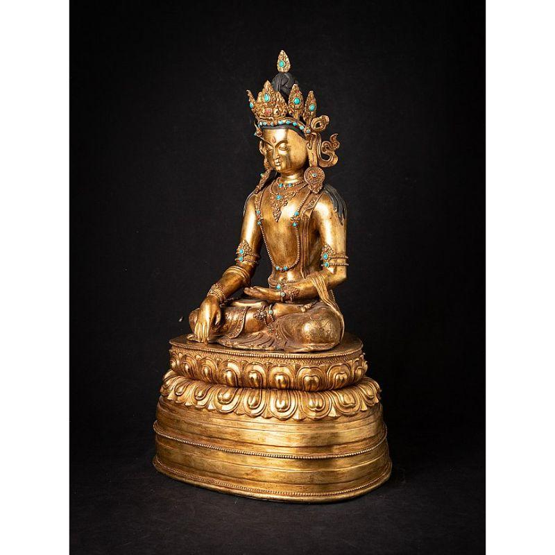 Népalais Ancienne statue de Bouddha népalais couronnée en bronze du Népal en vente