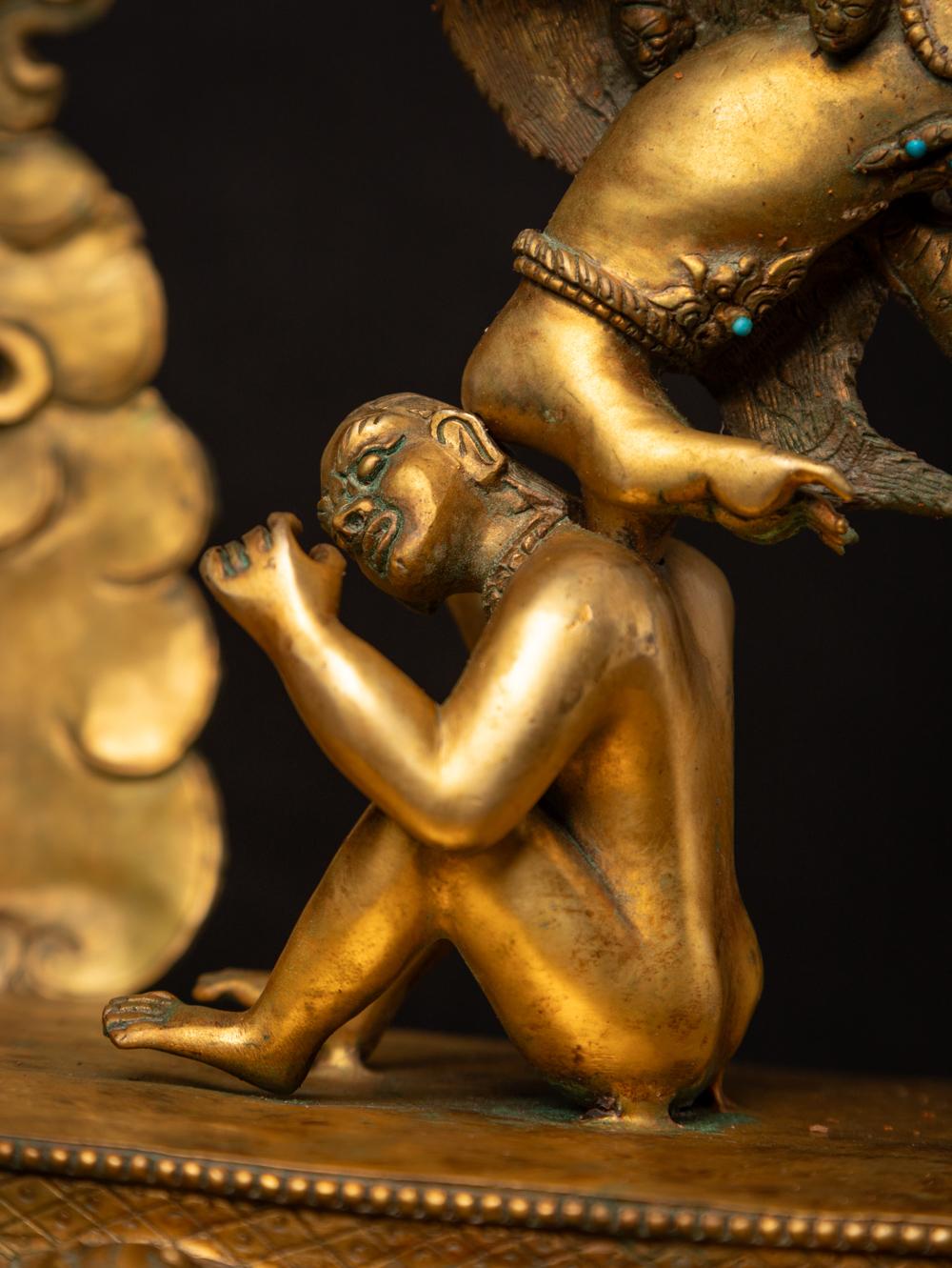 statue de Garuda népalaise en bronze ancien du Népal - Bouddhas originaux en vente 10