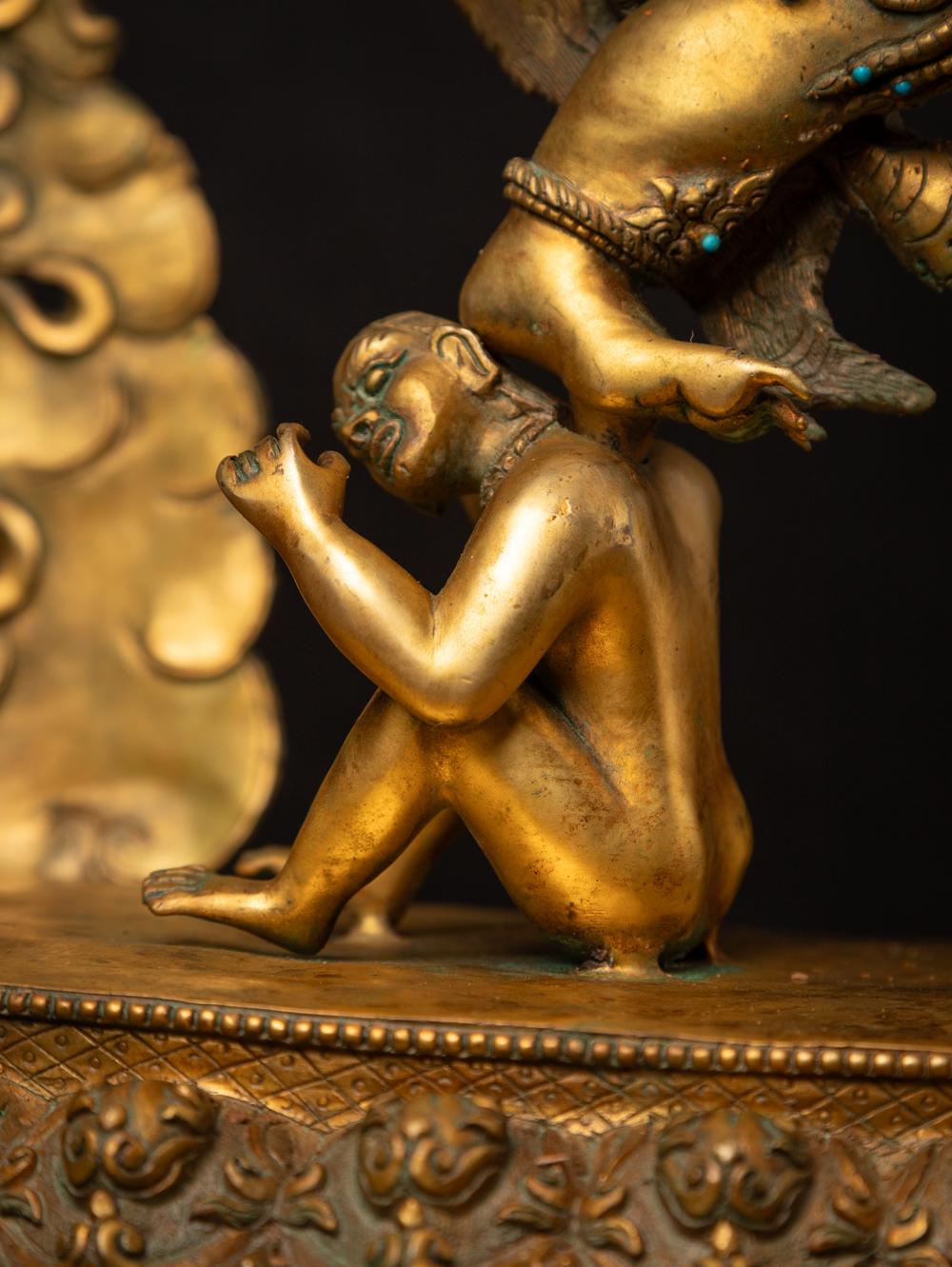statue de Garuda népalaise en bronze ancien du Népal - Bouddhas originaux en vente 11