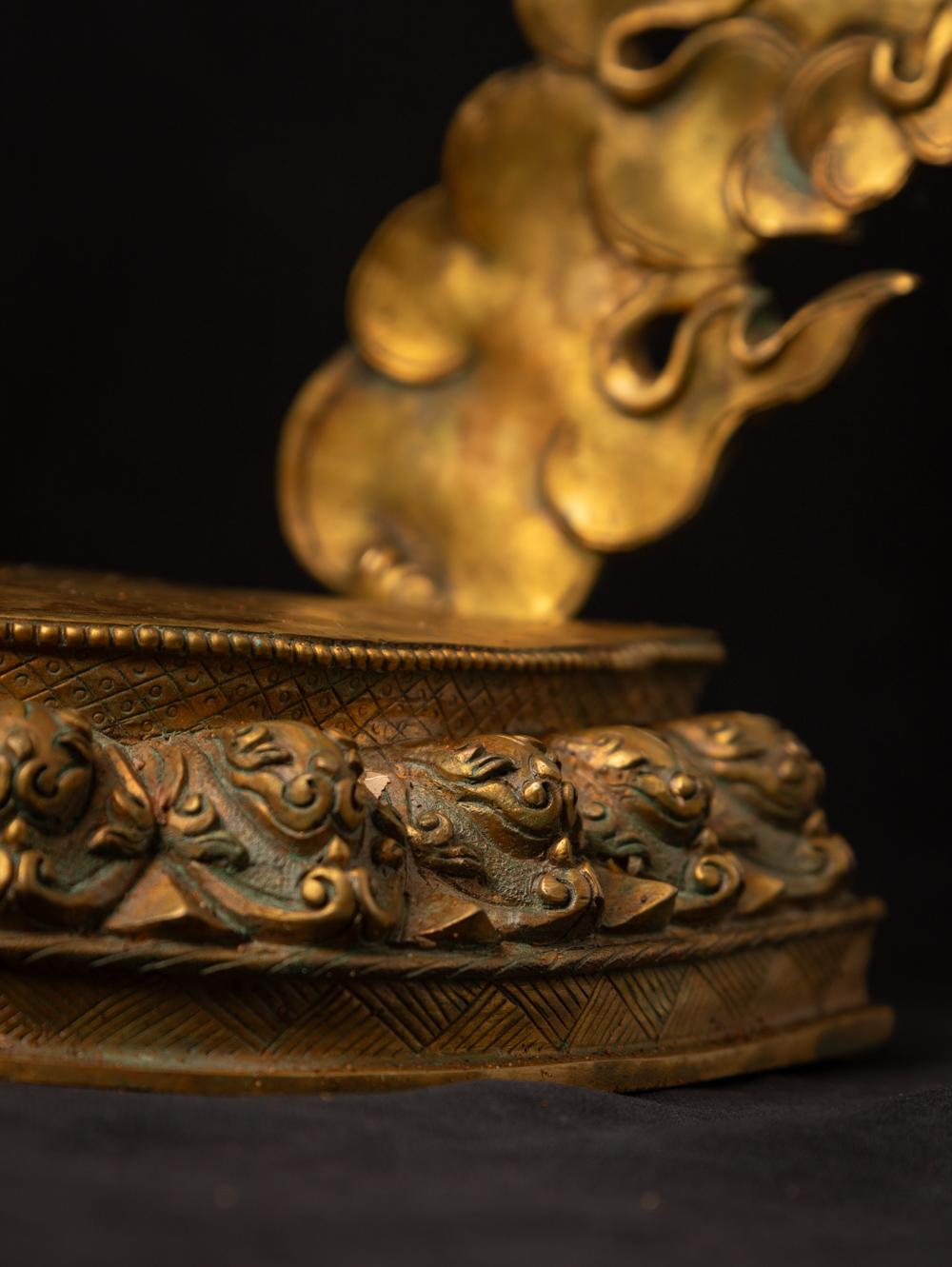 statue de Garuda népalaise en bronze ancien du Népal - Bouddhas originaux en vente 12