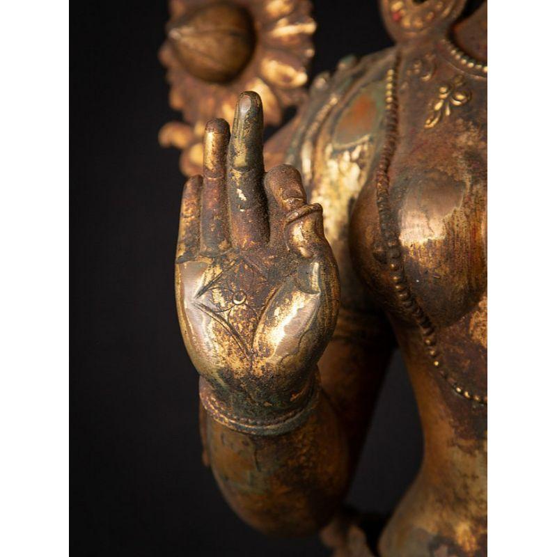 Ancienne statue Tara népalaise en bronze vert du Népal en vente 8
