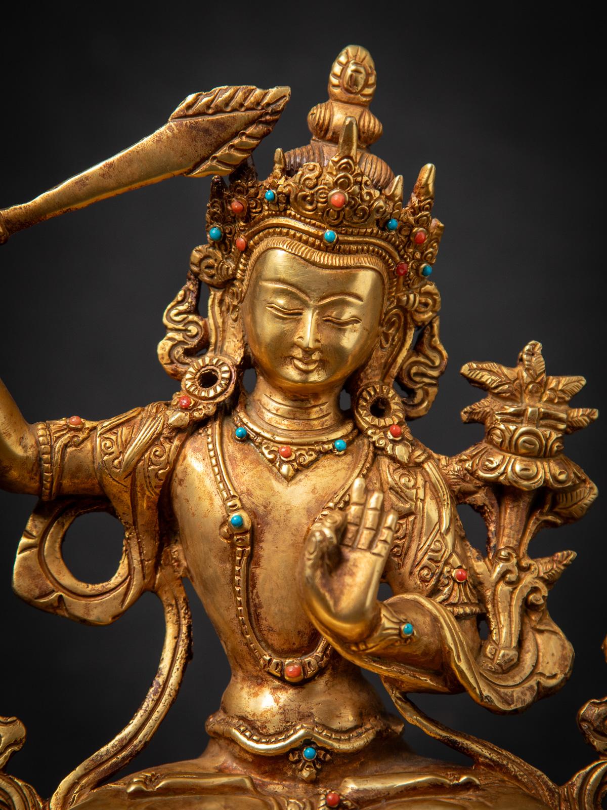 XX secolo Antica statua di bronzo nepalese di Manjushri - Buddha originali in vendita